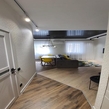 New Lux Apartment 2020 Kharkiv Eksteriør billede