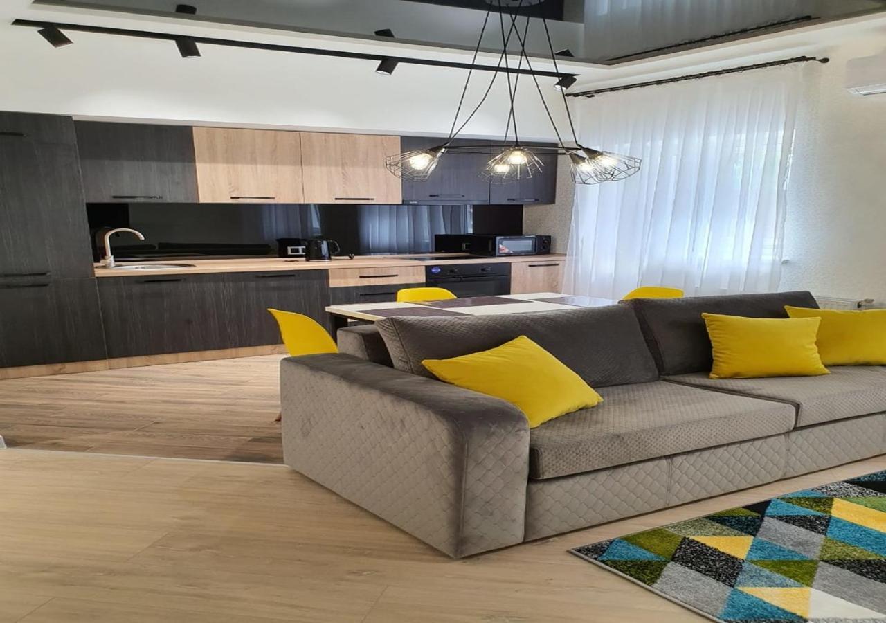 New Lux Apartment 2020 Kharkiv Eksteriør billede