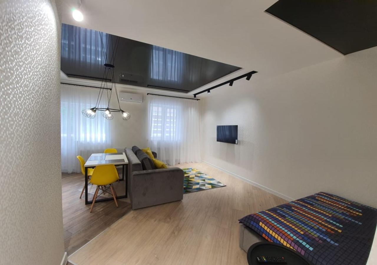 New Lux Apartment 2020 Kharkiv Eksteriør billede